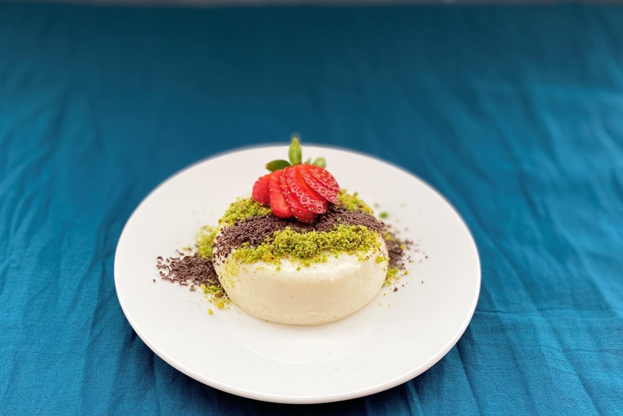 KAYMAKLI VE ÇİKOLATALI SÜTLÜ İRMİK TATLISI